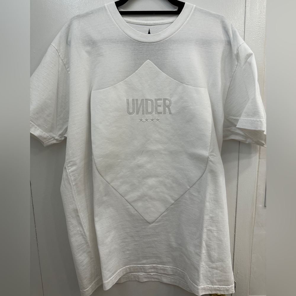 Pop-up Boutique Under Graphic T-shirt